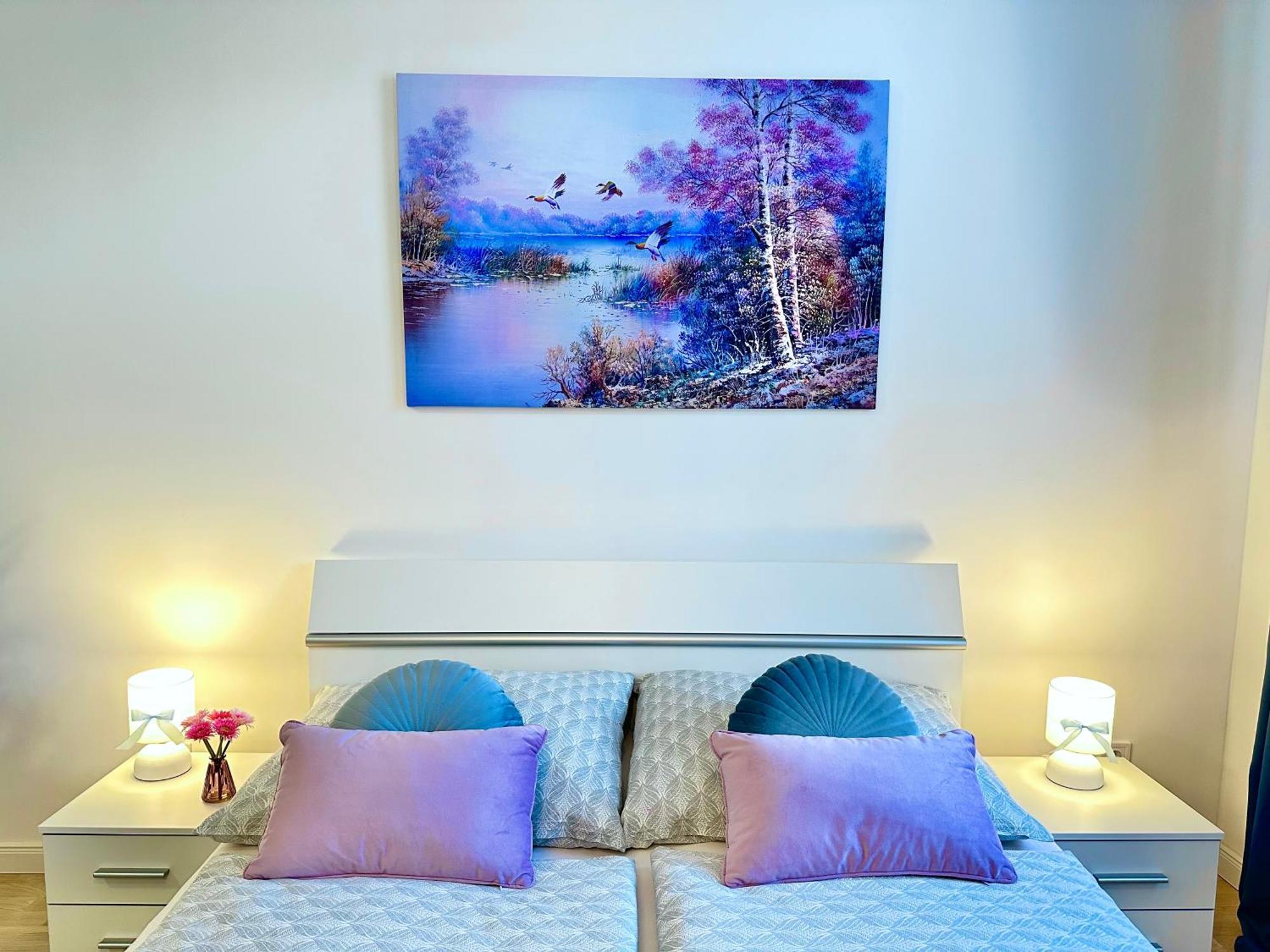 Romantic In The Center Of